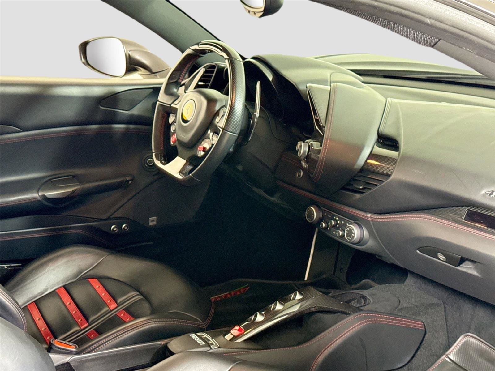 Used 2017 Ferrari 488 GTB RWD image 27