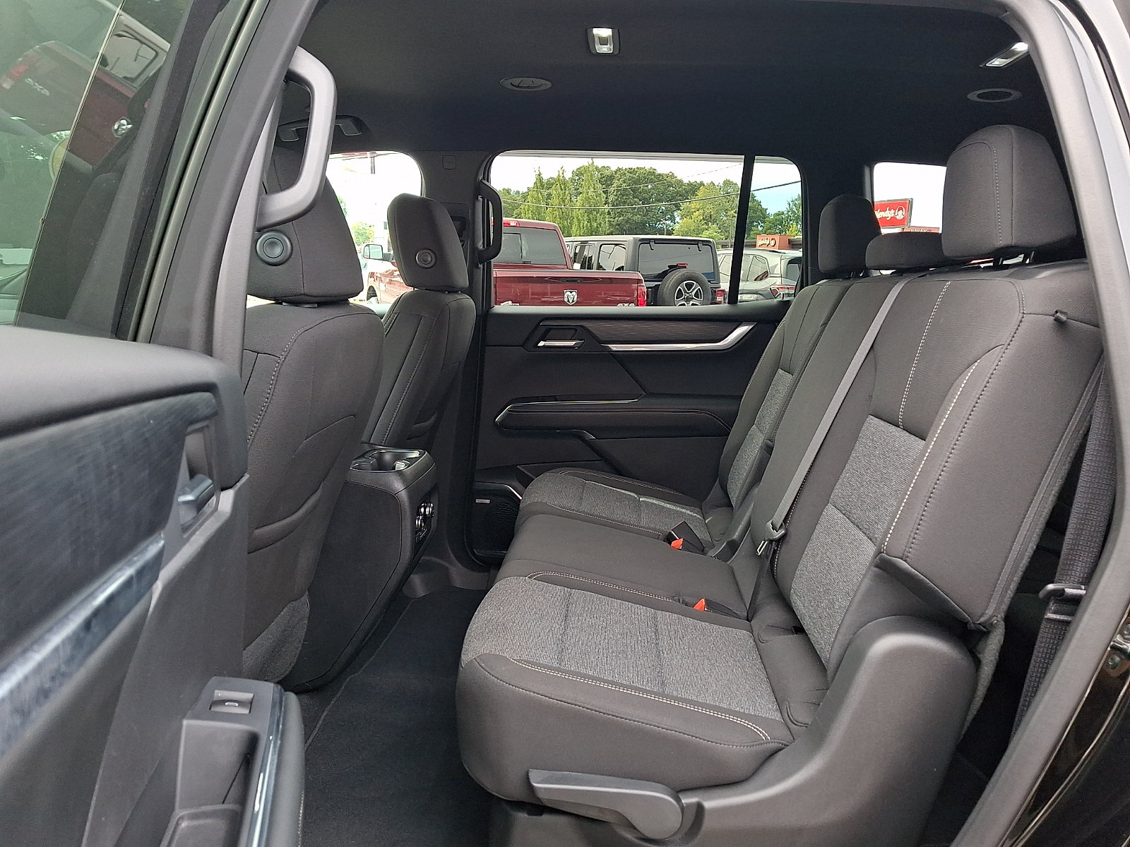 Used 2025 GMC Acadia Elevation AWD/4WD image 13