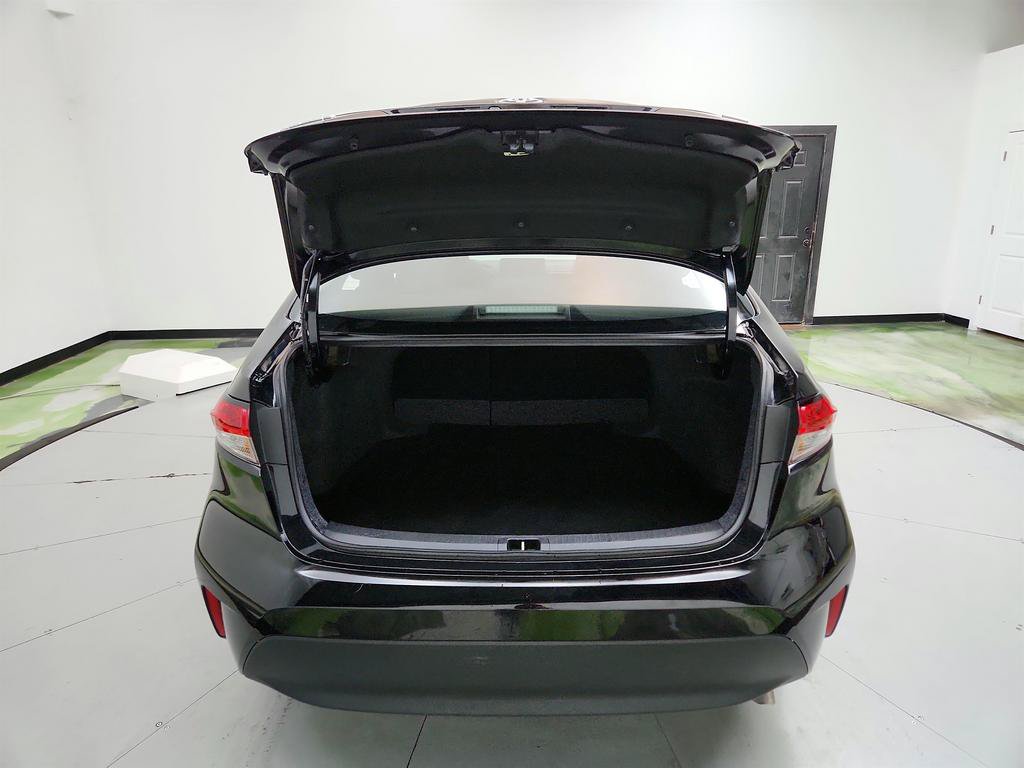 Used 2026 Toyota Corolla LE FWD image 30