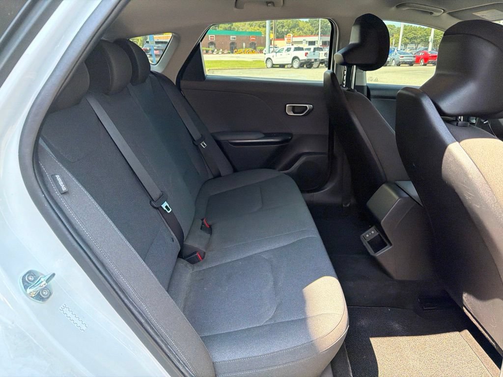 Used 2025 Kia K4 FWD image 11