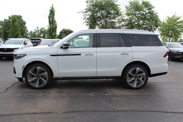 New 2027 Lincoln Navigator Black Label AWD/4WD image 6