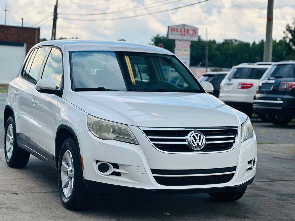 Used 2009 Volkswagen Tiguan S FWD image 1