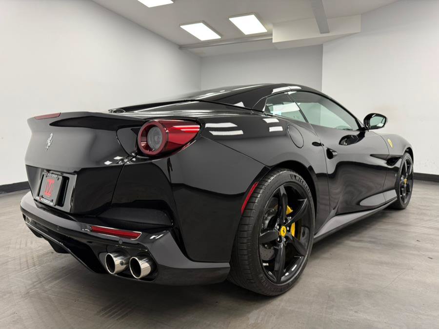 Used 2019 Ferrari Portofino RWD image 17