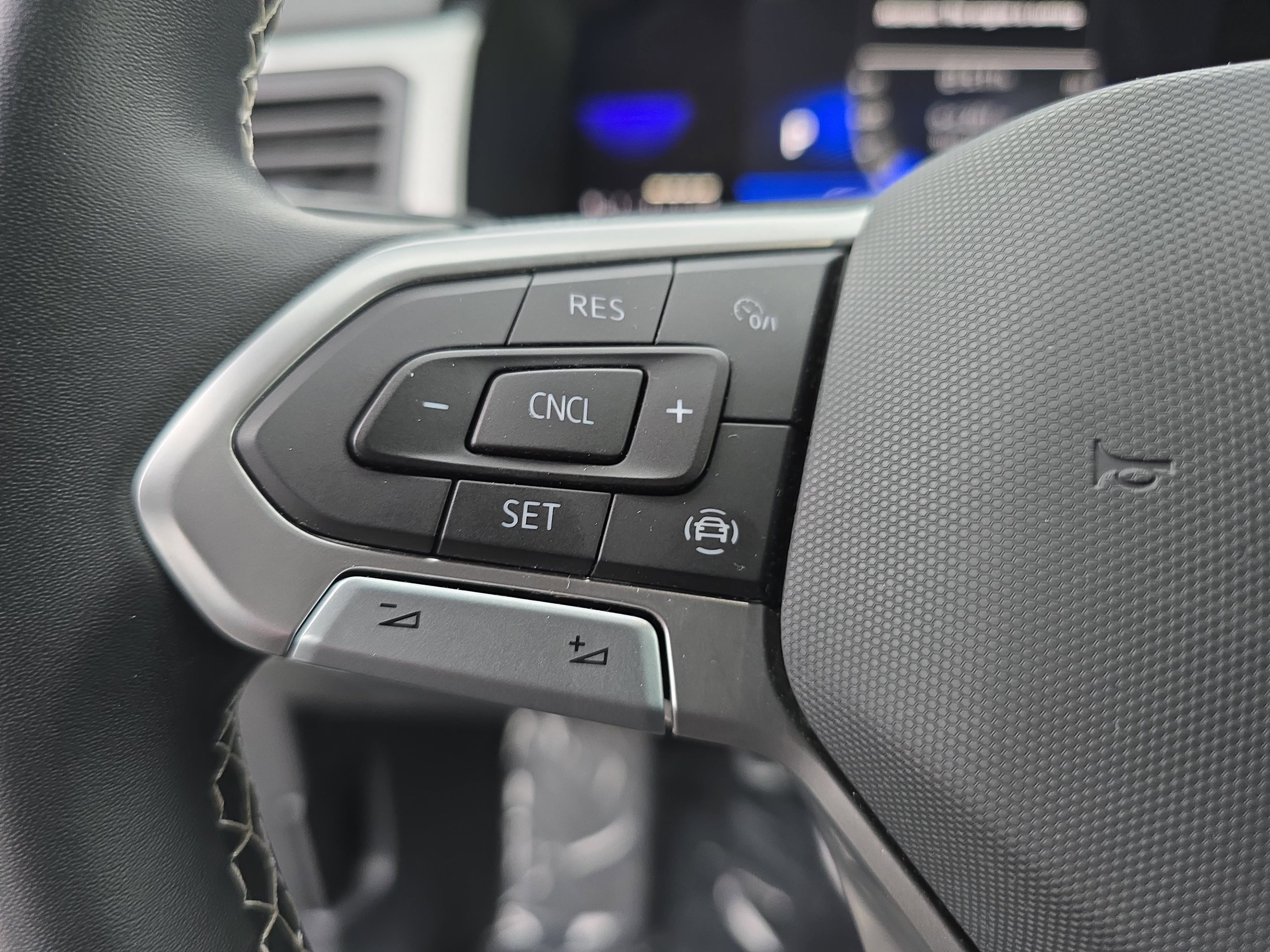 Used 2023 Volkswagen Atlas Cross Sport SE image 16