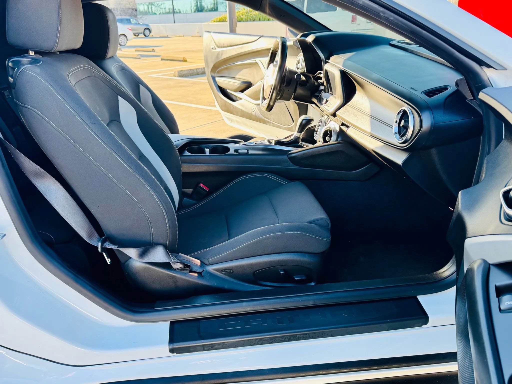 Used 2020 Chevrolet Camaro LT image 21