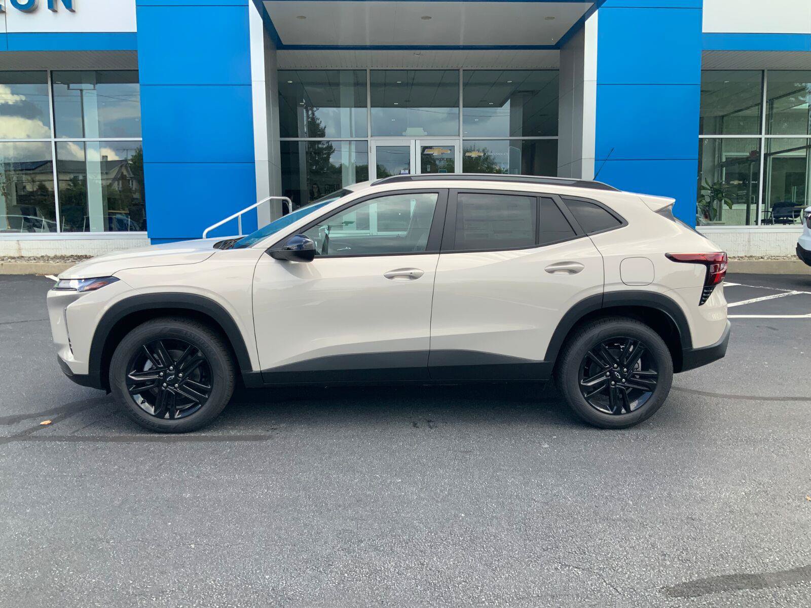 New 2026 Chevrolet Trax ACTIV w/ Driver Confidence Package FWD image 4