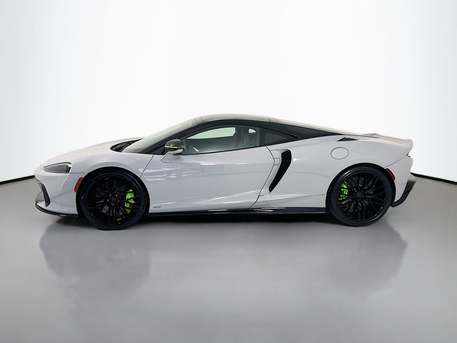 Used 2025 McLaren GTS image 4