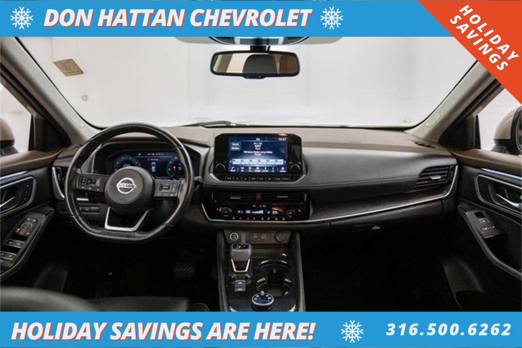 Used 2021 Nissan Rogue Platinum image 3