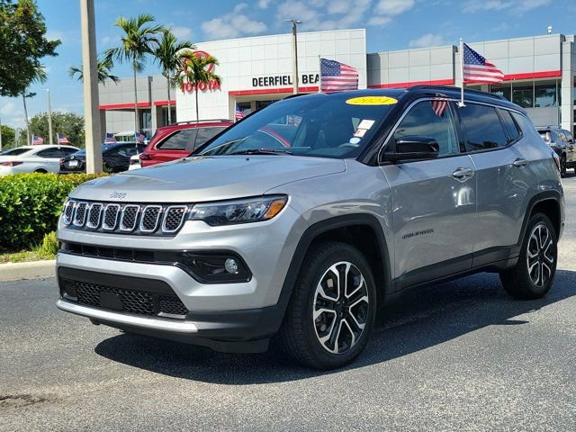 Used 2024 Jeep Compass Limited AWD/4WD image 2