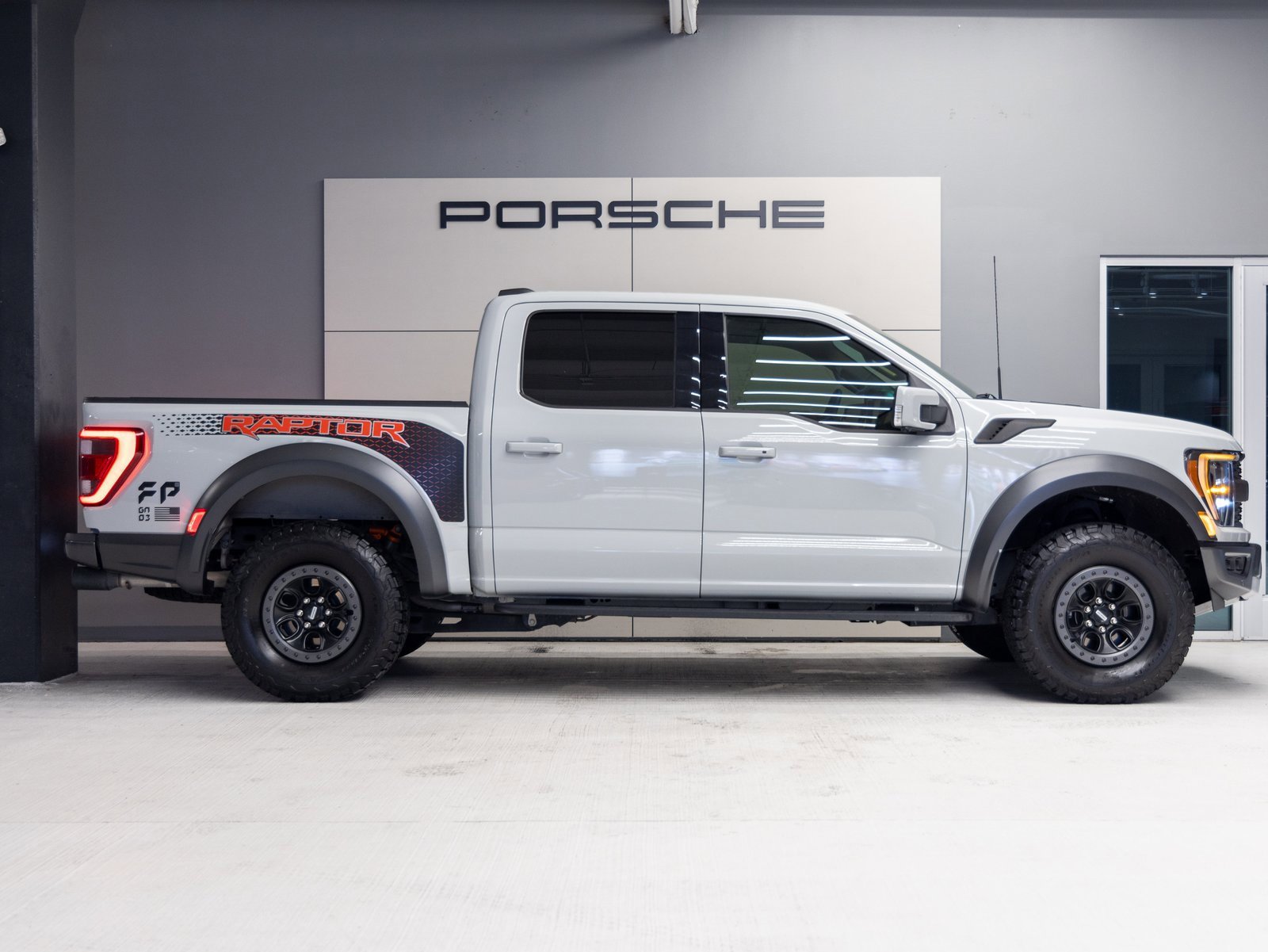 Used 2023 Ford F150 Raptor image 8