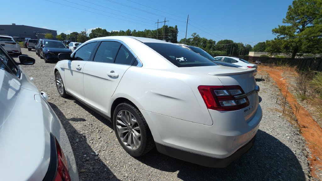Used 2013 Ford Taurus Limited FWD image 5