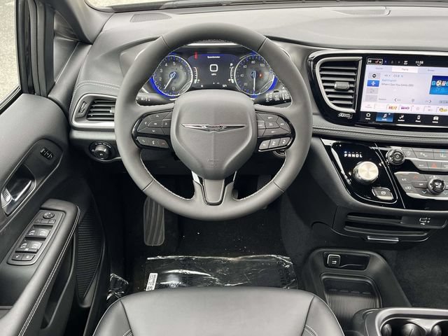 New 2026 Chrysler Pacifica Select w/ S Appearance Package FWD image 14