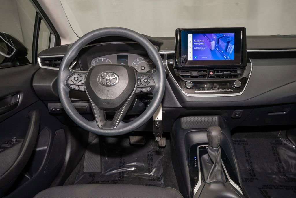 Used 2023 Toyota Corolla LE image 6