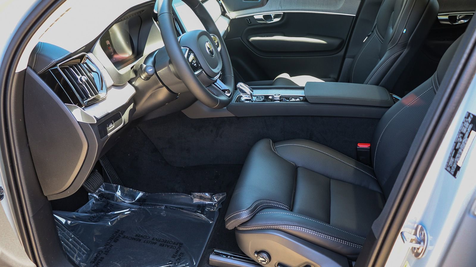 Used 2025 Volvo XC90 B6 Ultra w/ Protection Package Premier AWD/4WD image 17