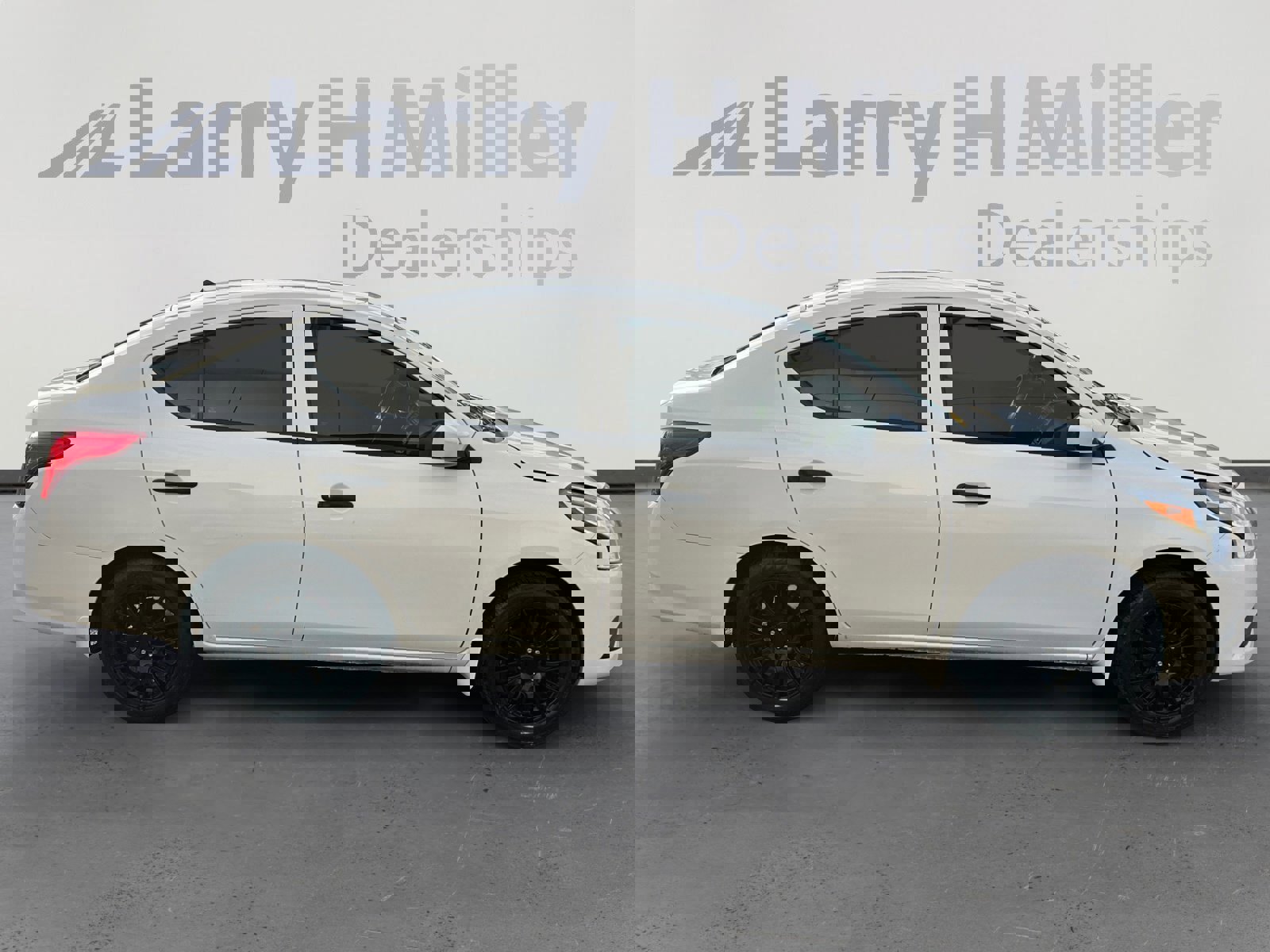 Used 2017 Nissan Versa S image 7