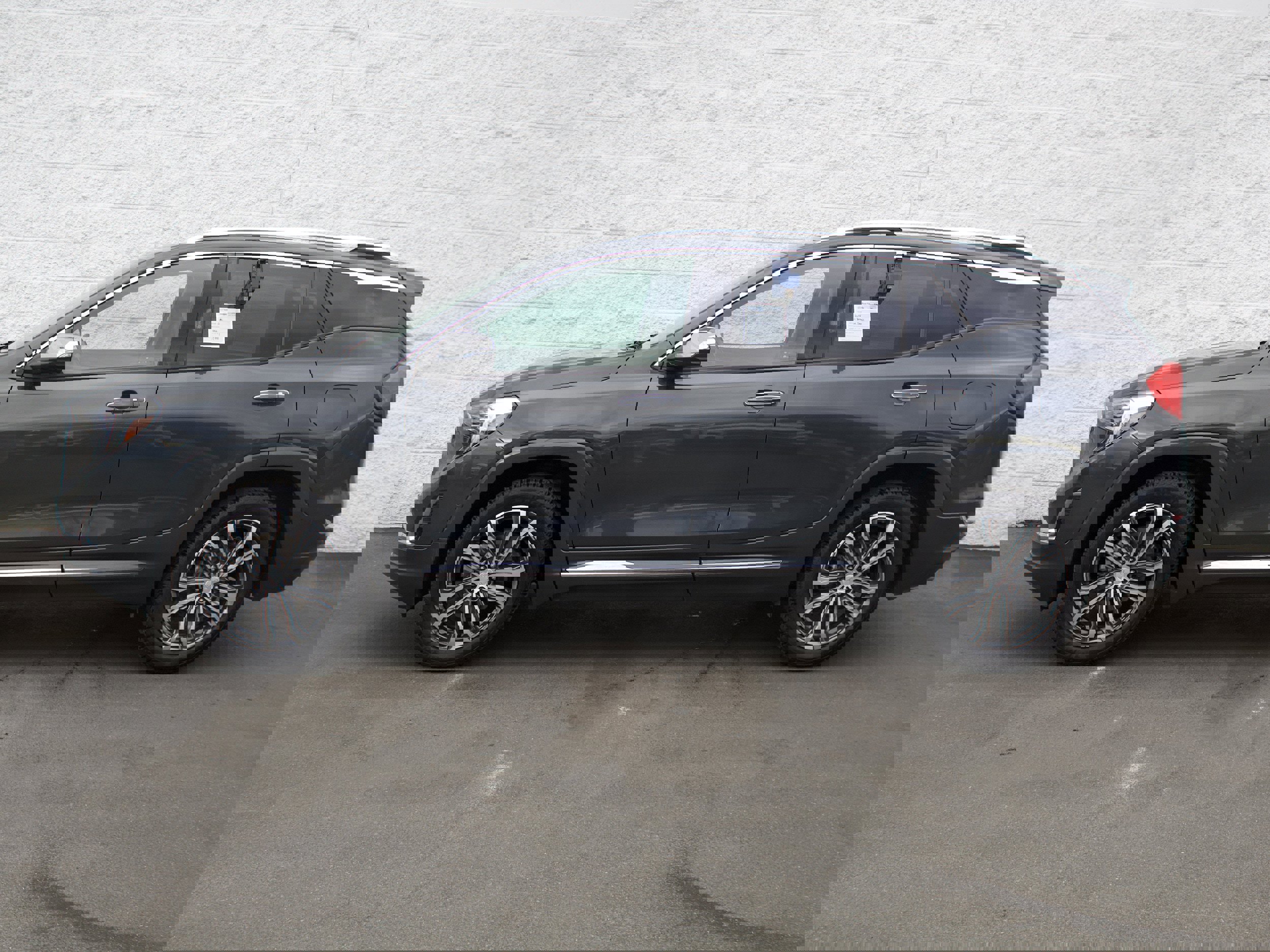 Used 2018 GMC Terrain Denali w/ Advanced Safety Package image 4