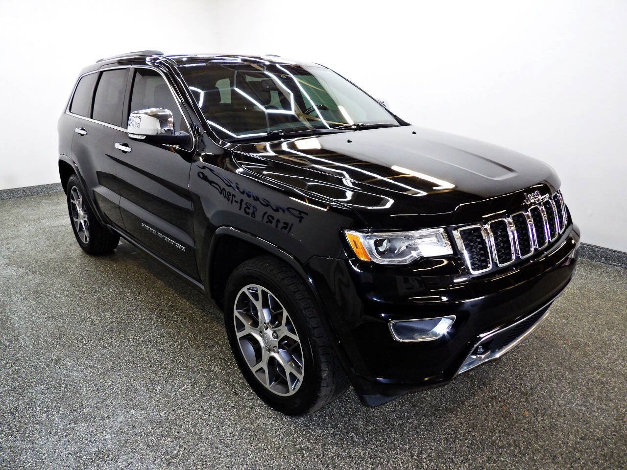 Used 2019 Jeep Grand Cherokee Overland AWD/4WD image 3