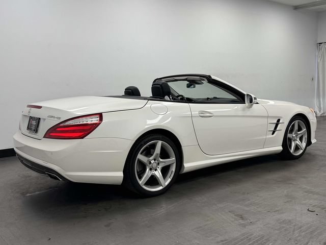 Used 2016 Mercedes-Benz SL 550 w/ Driver Assistance Package image 31