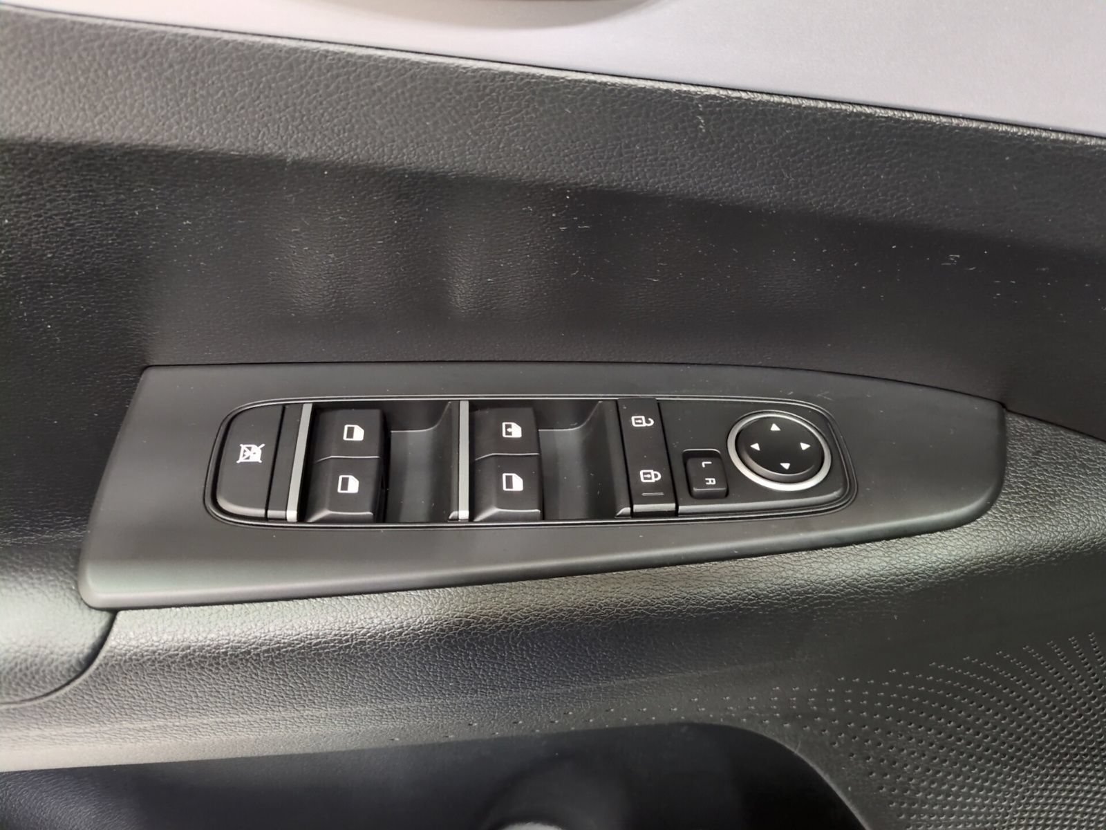 Certified 2024 Kia Forte LXS w/ LXS Technology Package FWD image 16
