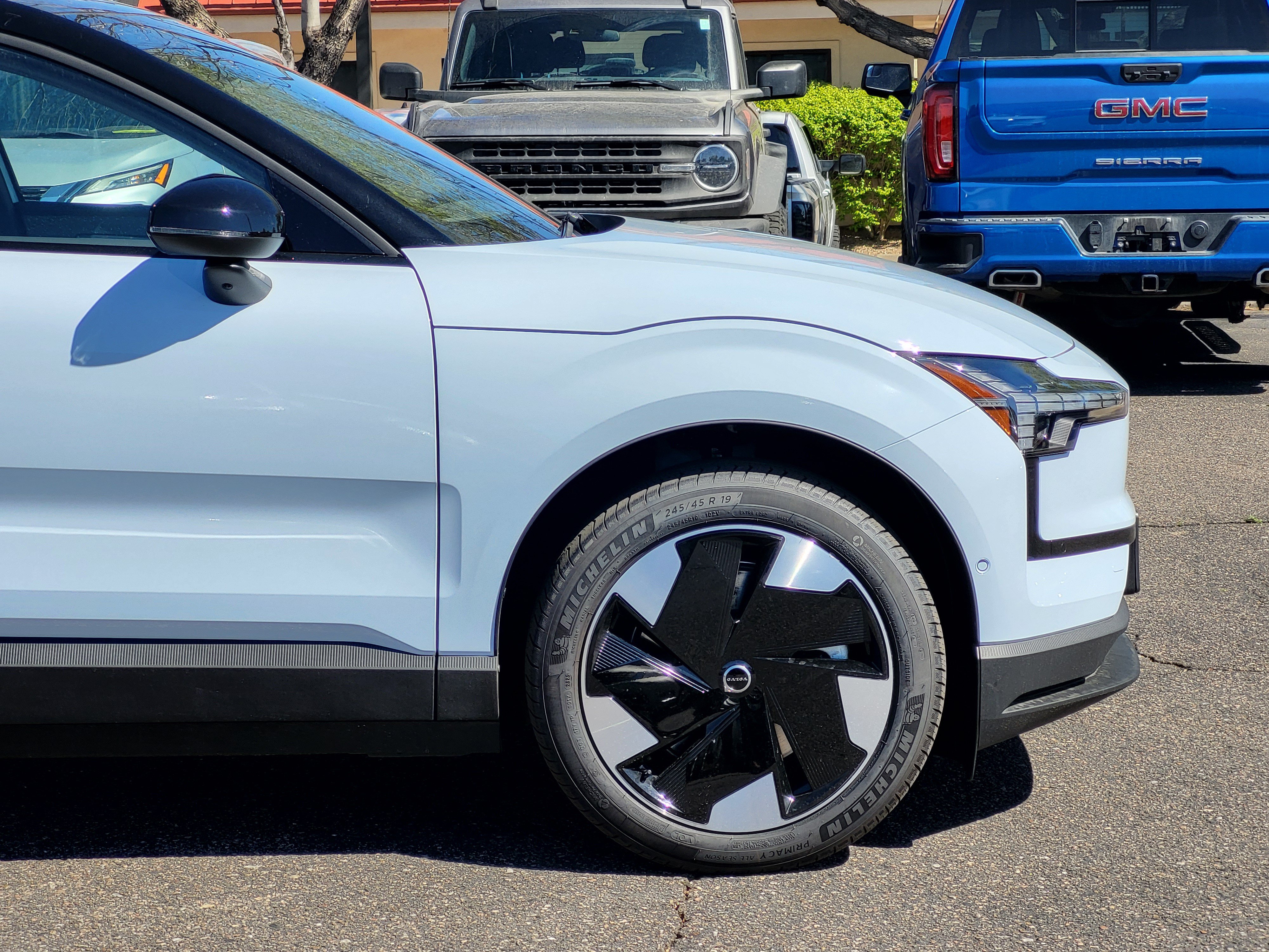 New 2026 Volvo EX30 Ultra w/ Protection Package AWD/4WD image 6