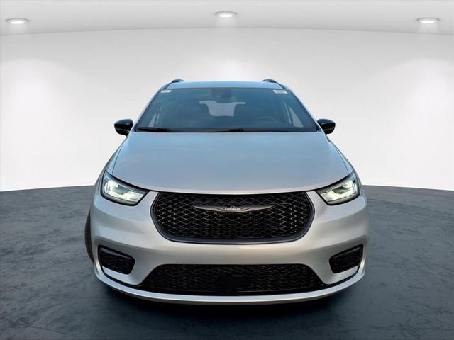 New 2026 Chrysler Pacifica Select image 4