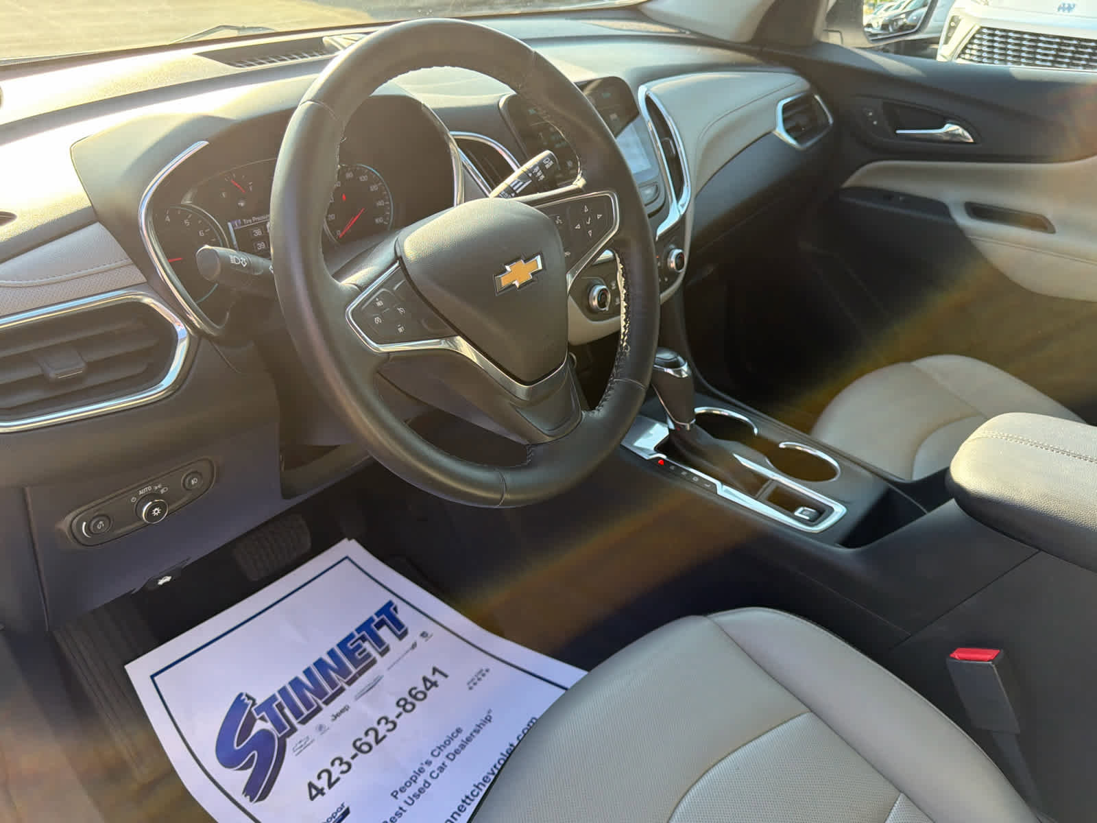 Used 2018 Chevrolet Equinox Premier FWD image 13