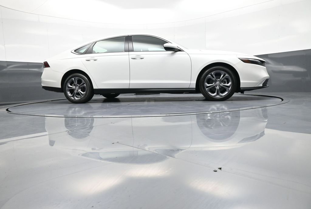 Used 2023 Honda Accord EX image 29