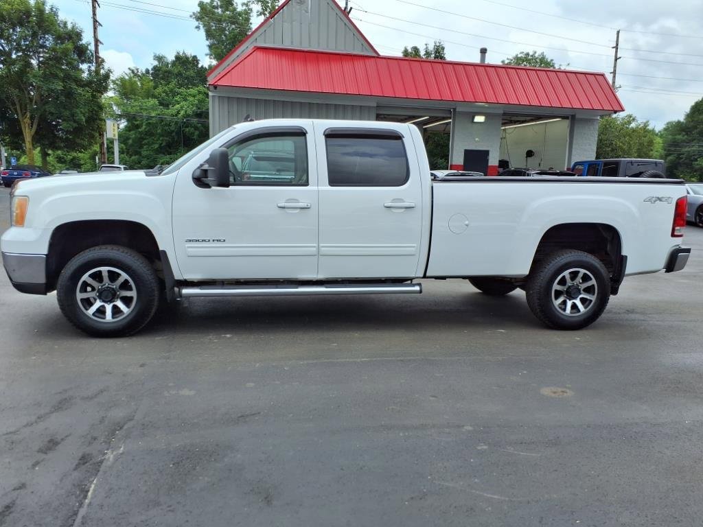 Used 2010 GMC Sierra 3500 SLT w/ SLT Convenience Package image 2