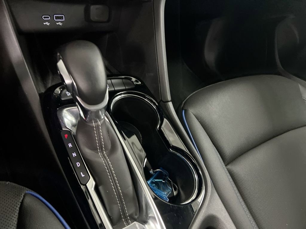 Certified 2025 Buick Encore GX Sport Touring w/ Advanced Technology Package image 17