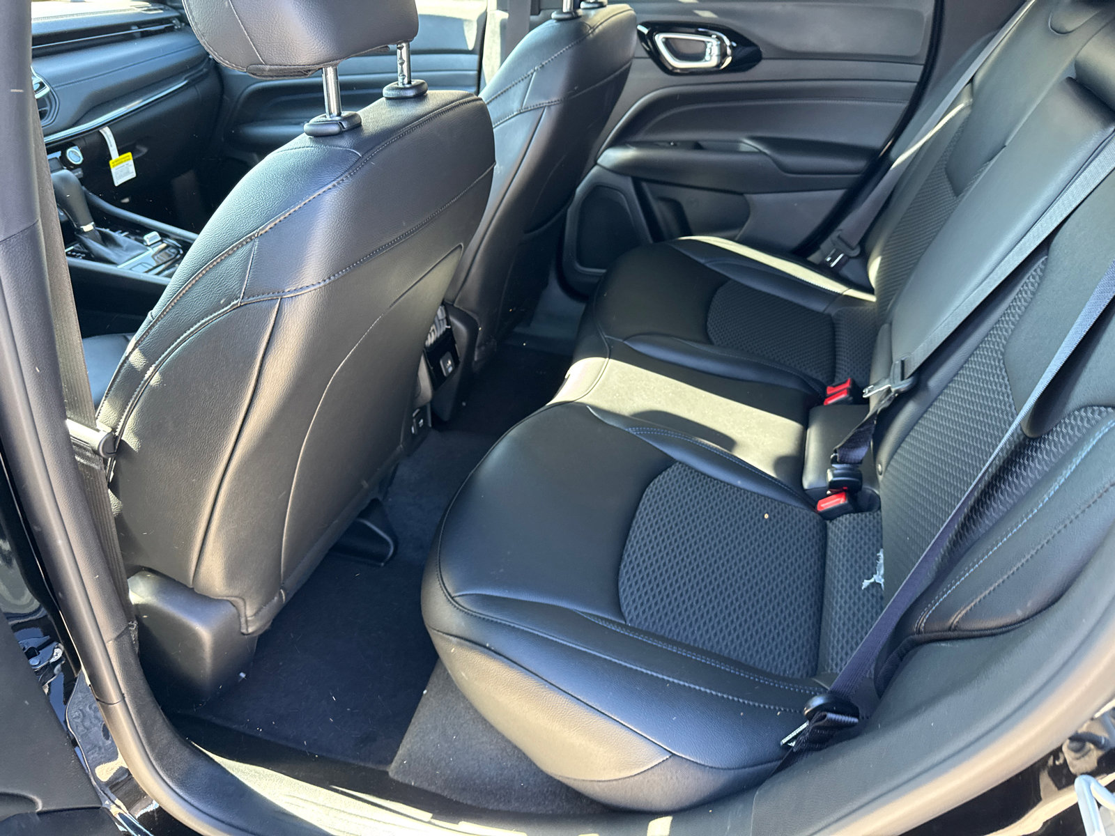 New 2025 Jeep Compass Latitude image 19