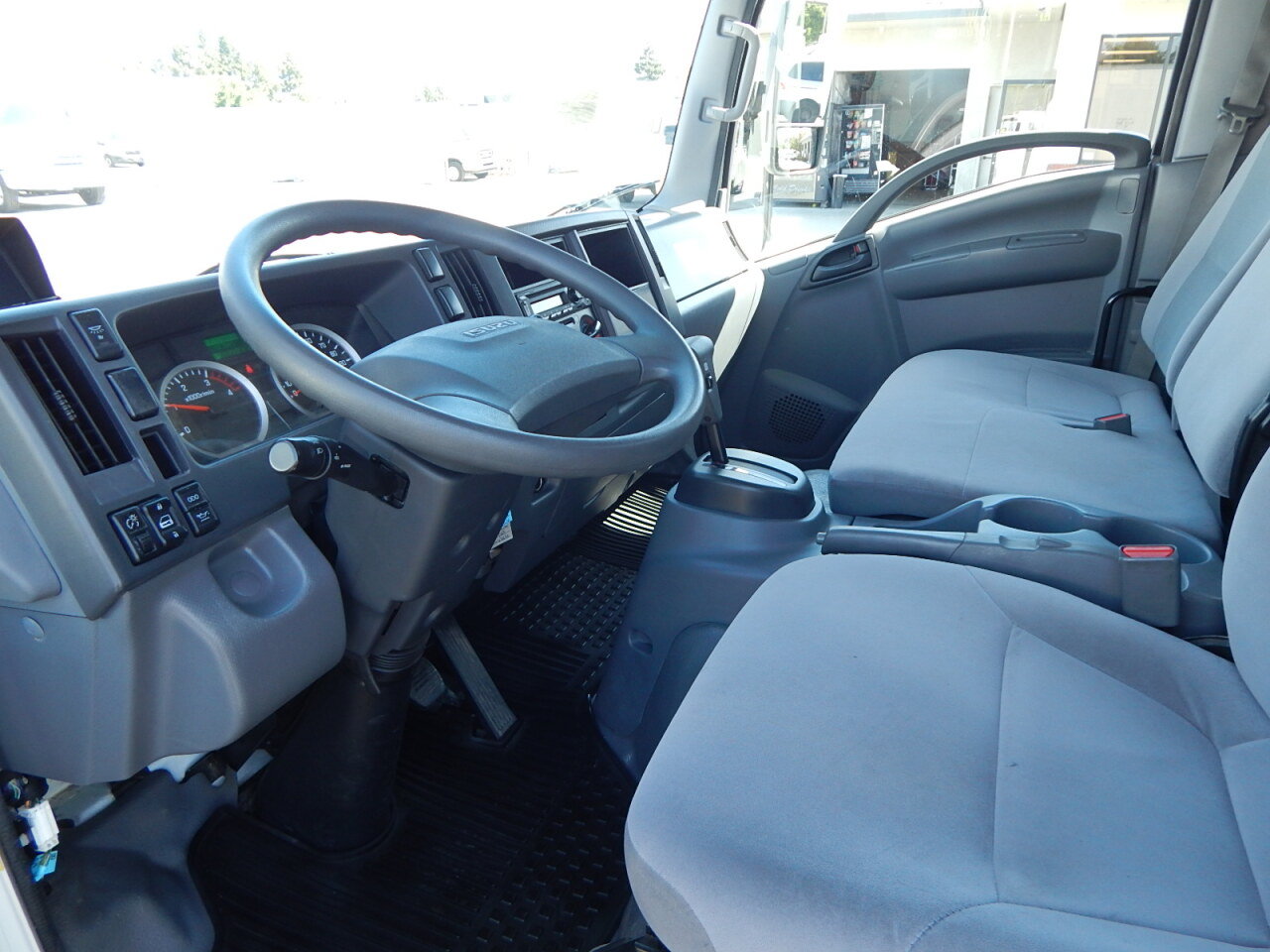 Used 2021 Isuzu NPR RWD image 2