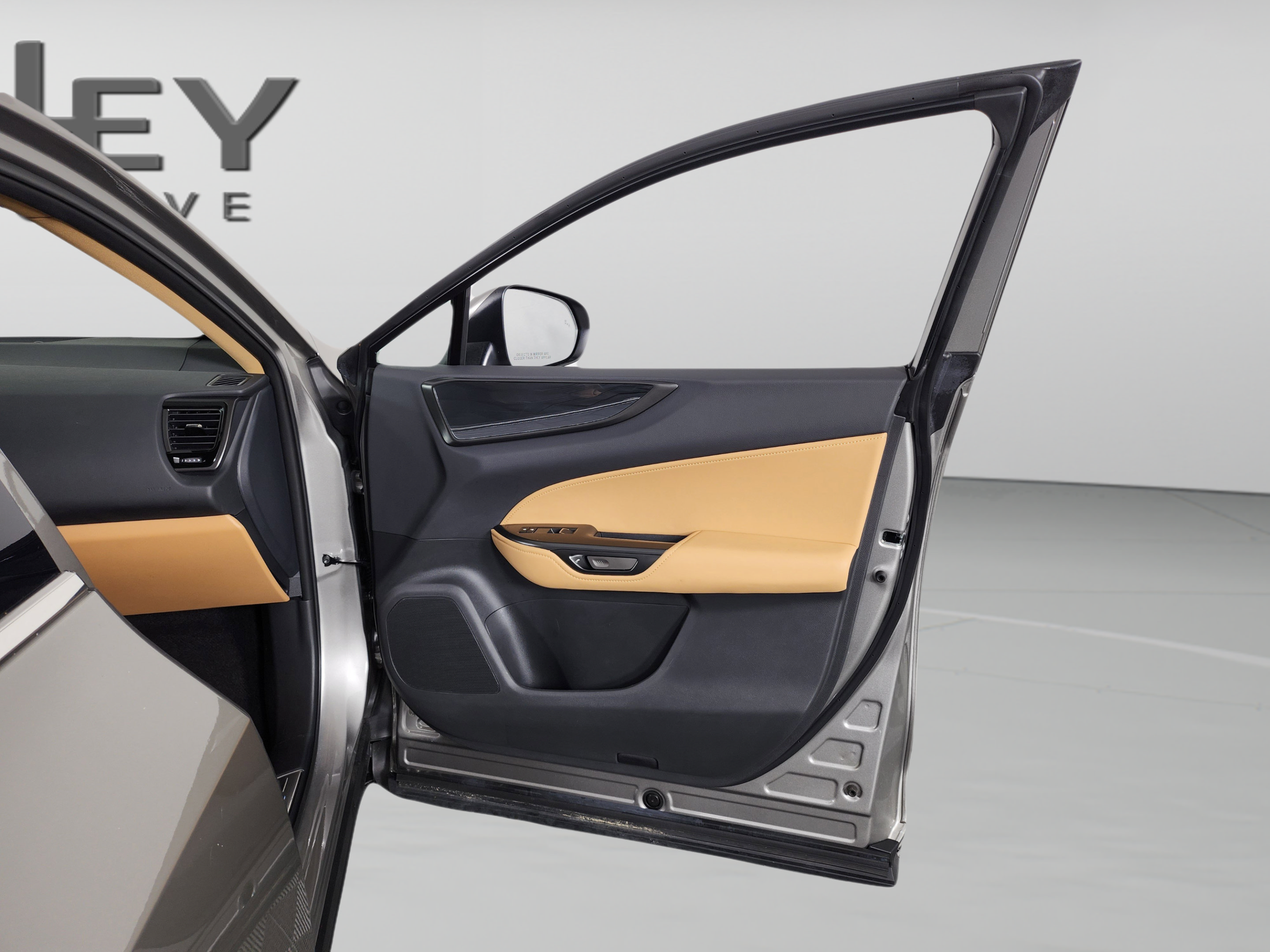 Certified 2025 Lexus NX 250 FWD w/ Towing Package (2000 Lbs) image 35