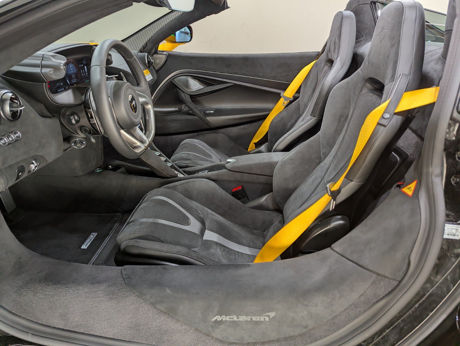 New 2026 McLaren 750S Spider RWD image 6