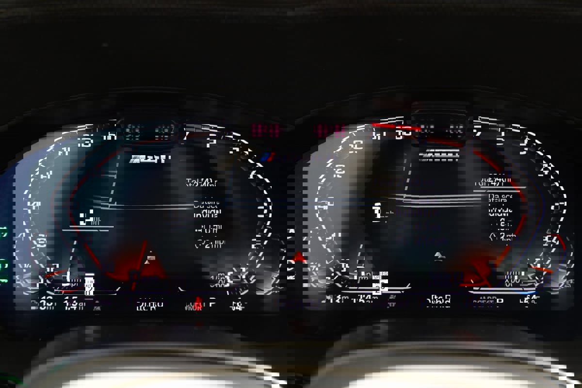 Used 2023 BMW M550i xDrive image 24