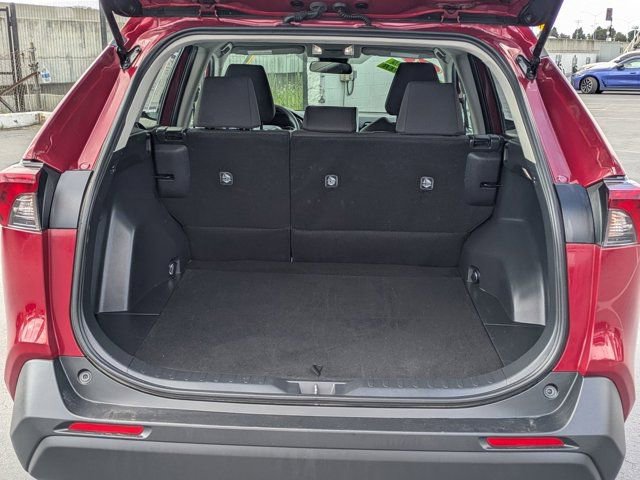 Used 2024 Toyota RAV4 LE AWD/4WD image 10