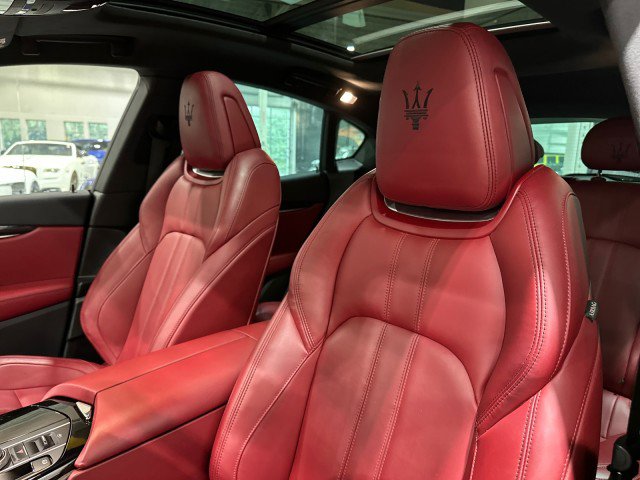 Used 2018 Maserati Levante GranSport AWD/4WD image 18