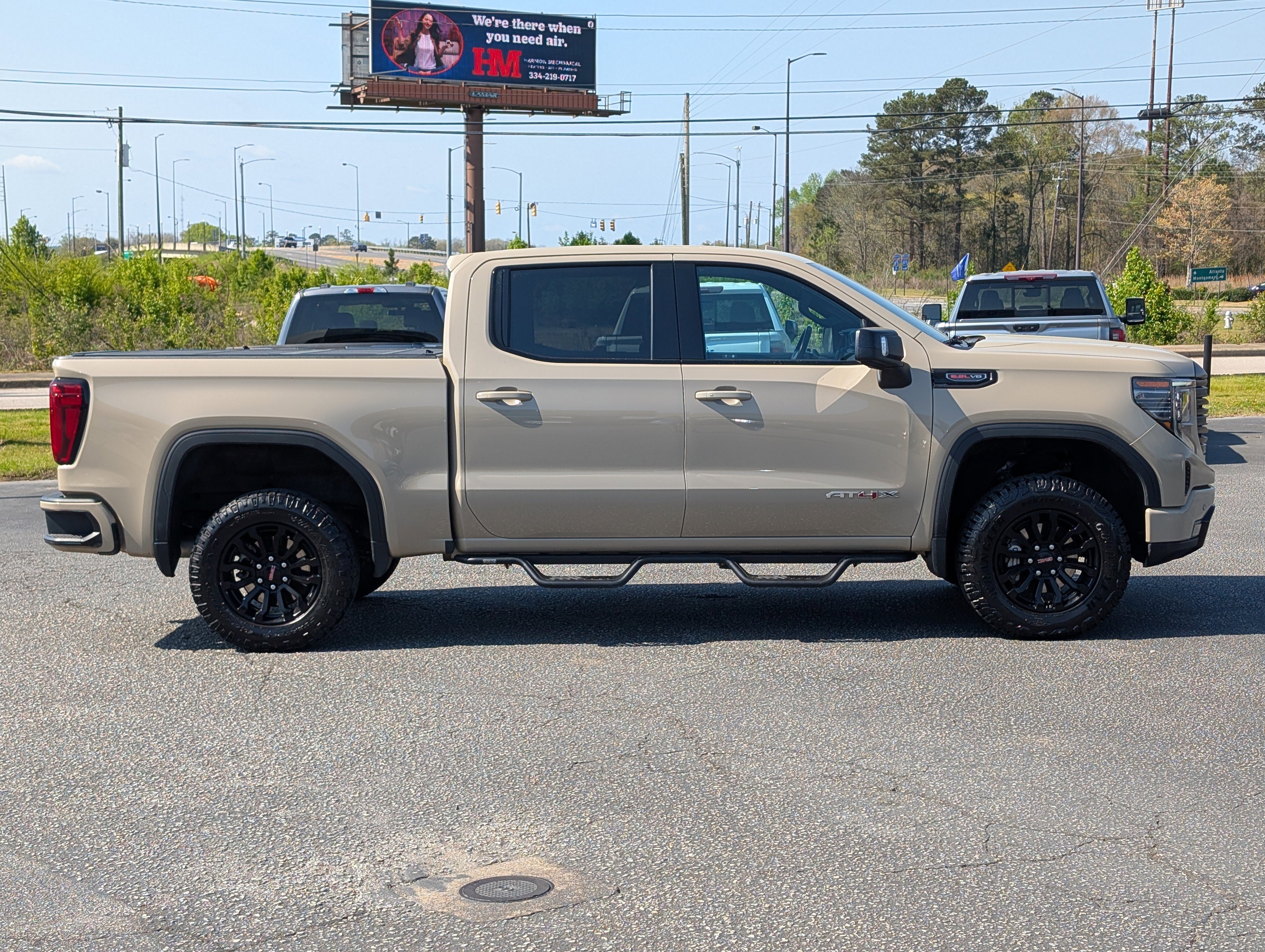 Used 2023 GMC Sierra 1500 AT4X image 8