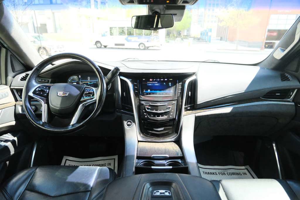 Used 2019 Cadillac Escalade ESV Platinum AWD/4WD image 30