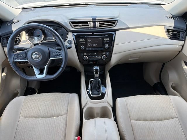 Used 2017 Nissan Rogue SV AWD/4WD image 12