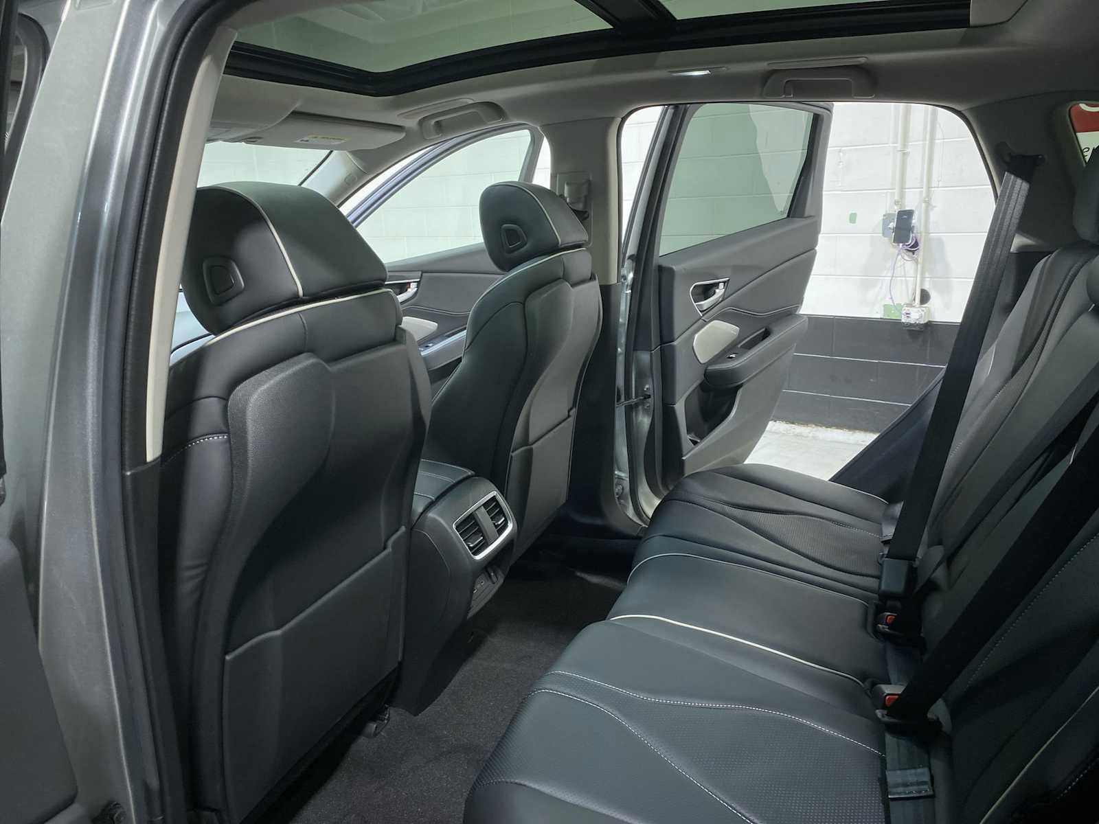 Certified 2025 Acura RDX SH-AWD w/ Advance Package image 12