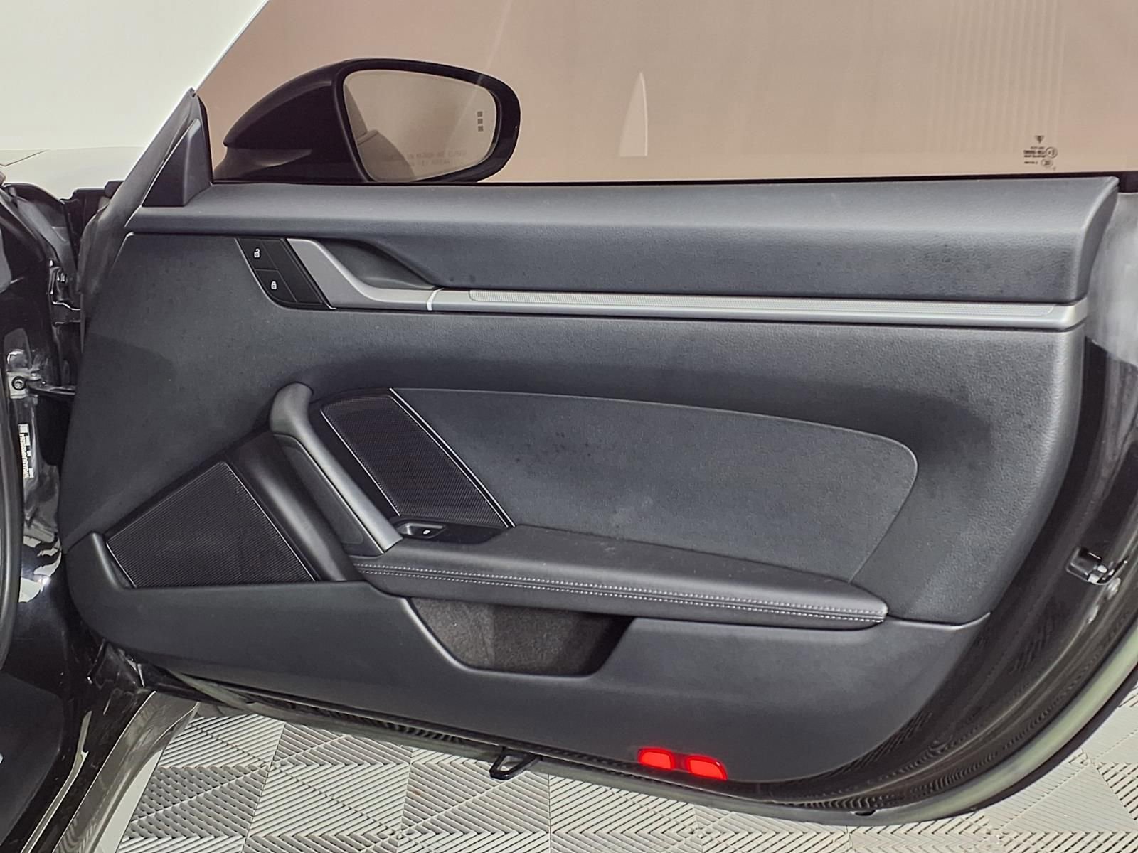 Used 2023 Porsche 911 Carrera RWD image 8