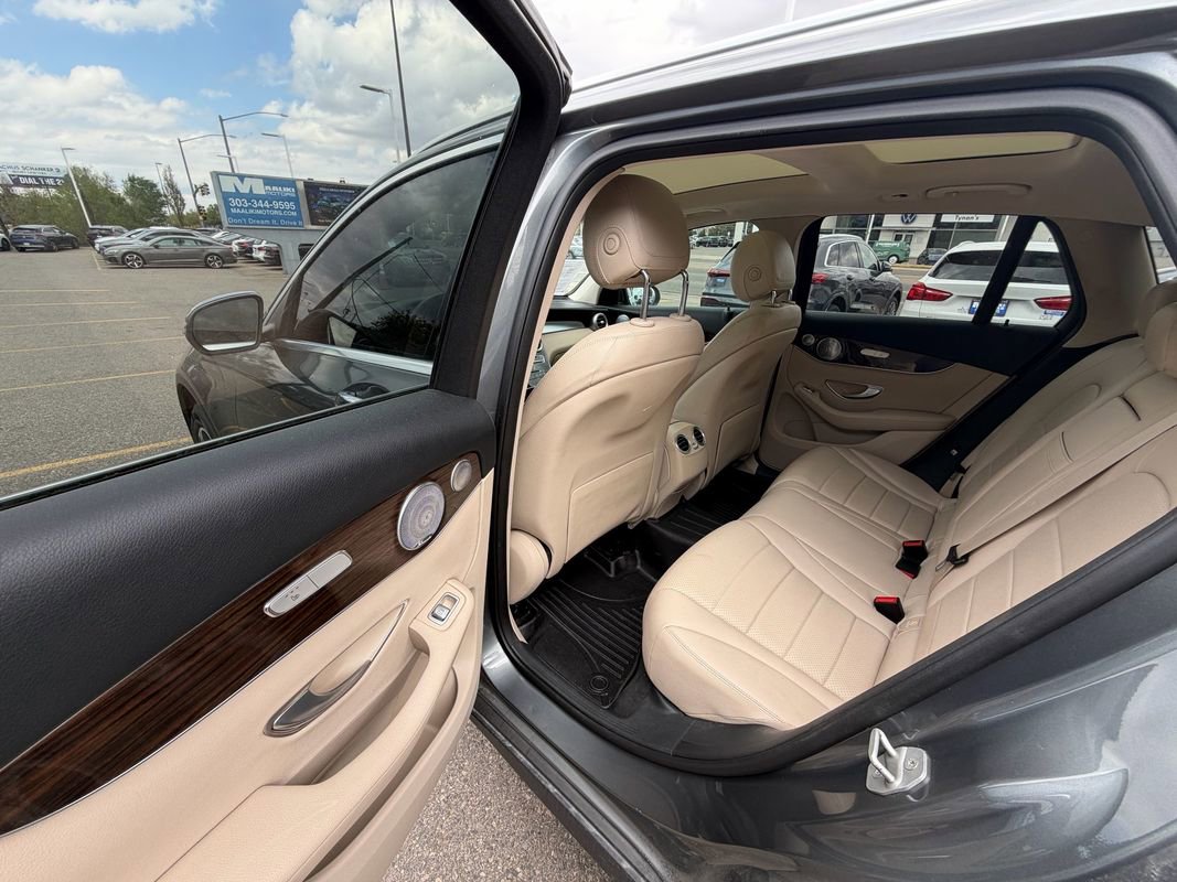 Used 2016 Mercedes-Benz GLC 300 4MATIC image 11