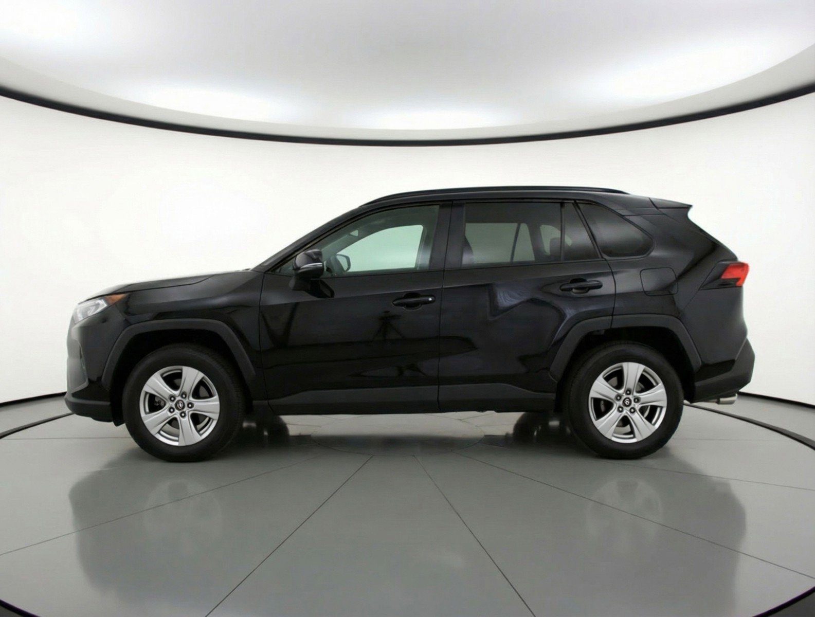 Used 2024 Toyota RAV4 XLE w/ Weather Package image 5