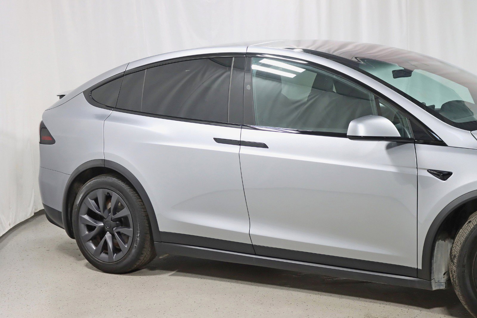 Used 2025 Tesla Model X image 3