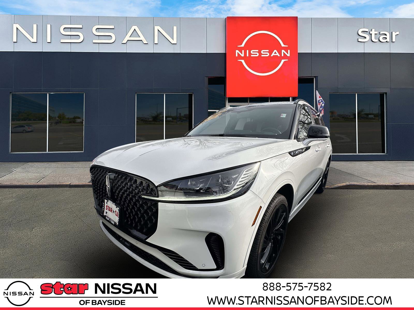 Used 2025 Lincoln Aviator Reserve w/ Jet Appearance Package image 4