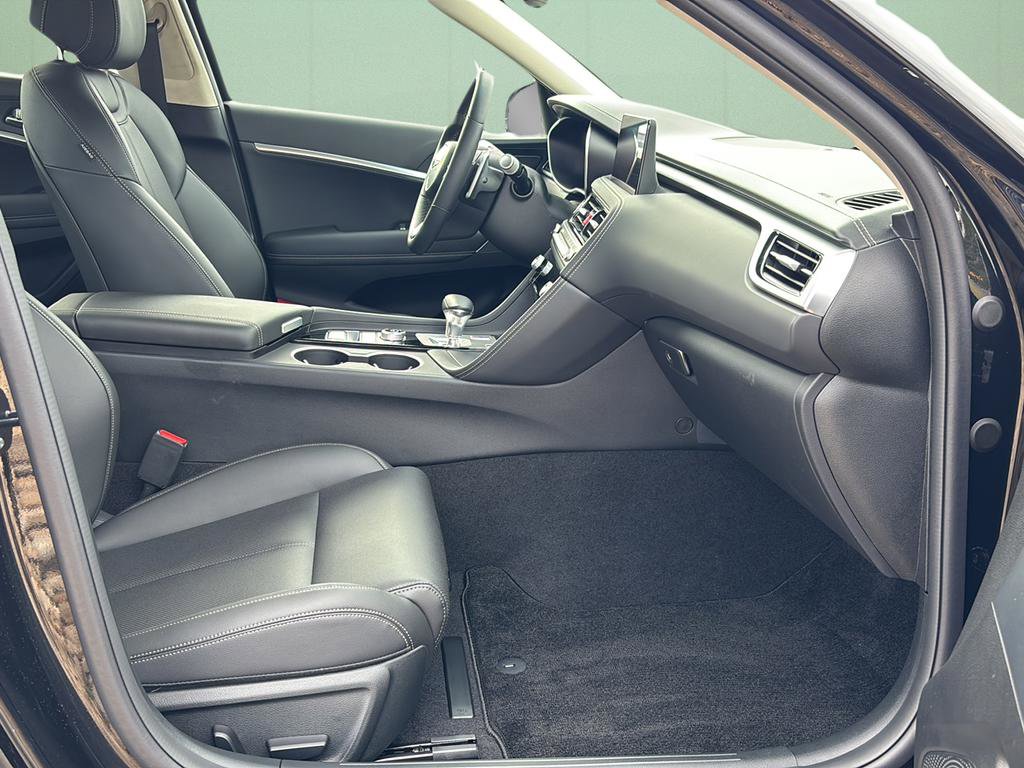 Certified 2026 Genesis G70 2.5T image 39