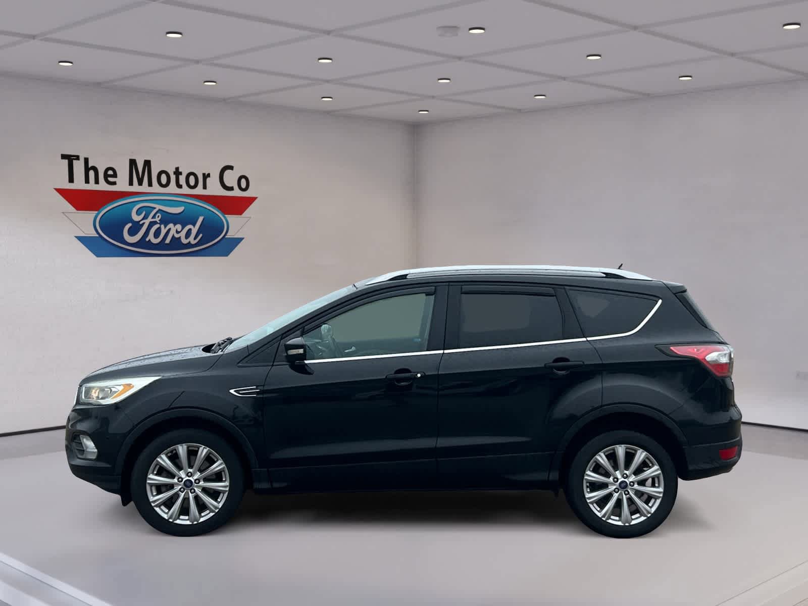 Used 2017 Ford Escape Titanium AWD/4WD image 8