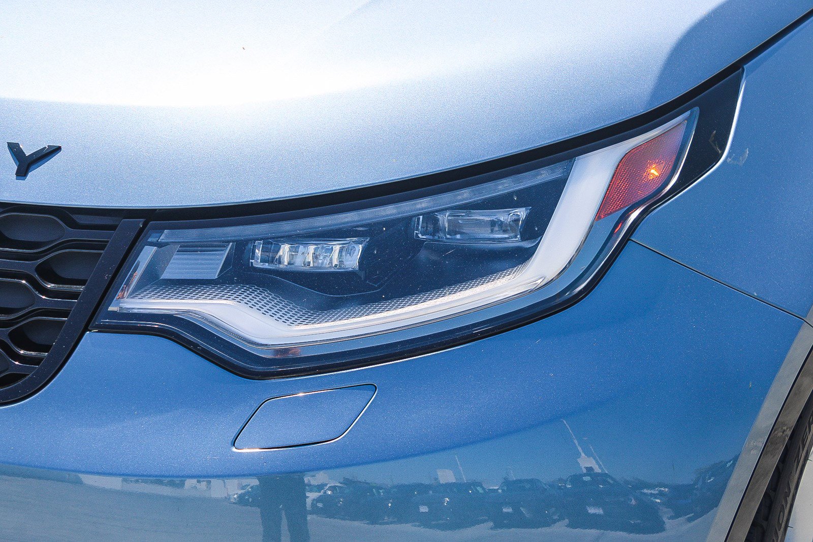 Used 2023 Land Rover Discovery S R-Dynamic image 7