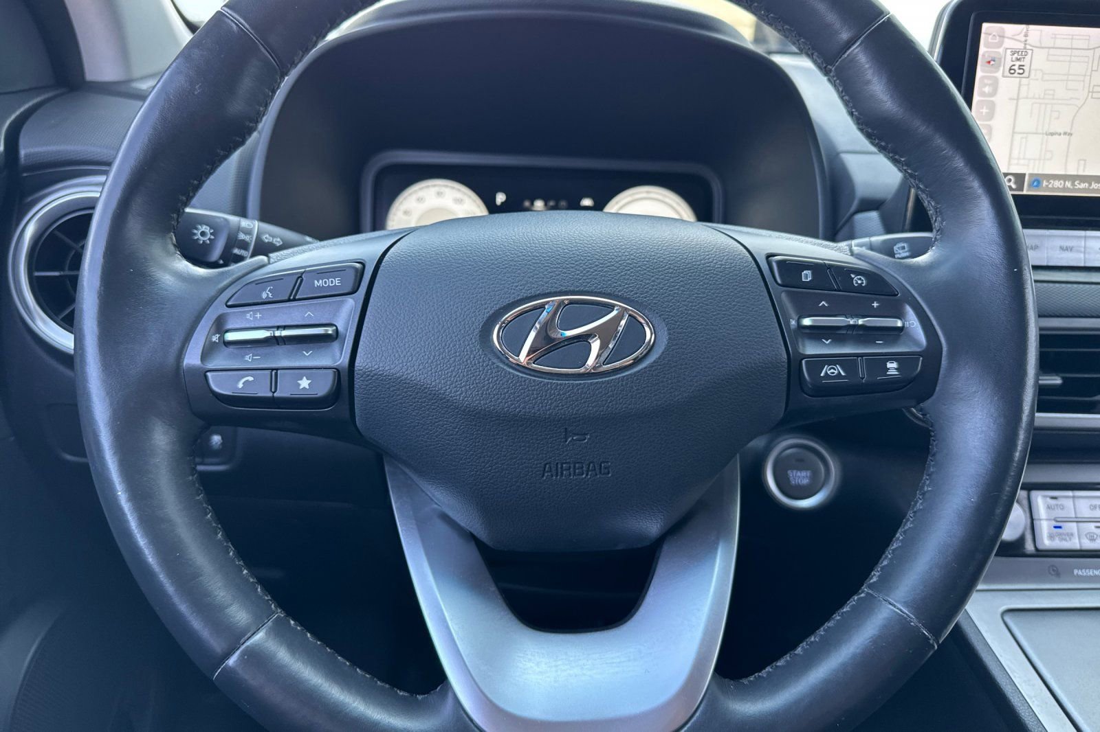 Used 2022 Hyundai Kona Limited image 31