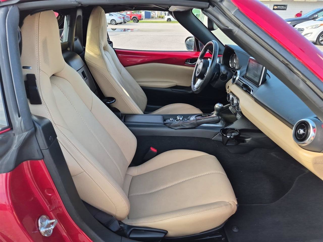 Used 2017 MAZDA MX-5 Miata RF Grand Touring RWD image 29